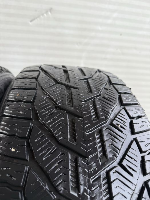 Продавам 4 броя зимни гуми 245 45 18
