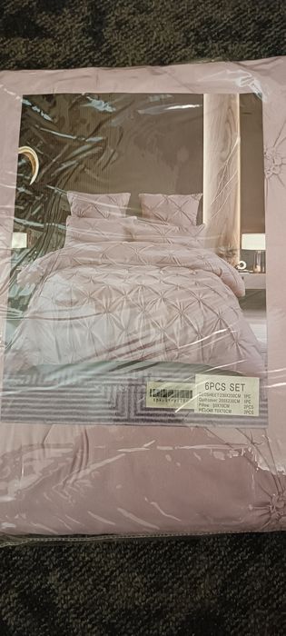 Спално бельо от шест части. Чисто нов комплект