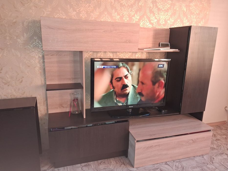 Продам тв стенку и телевизор