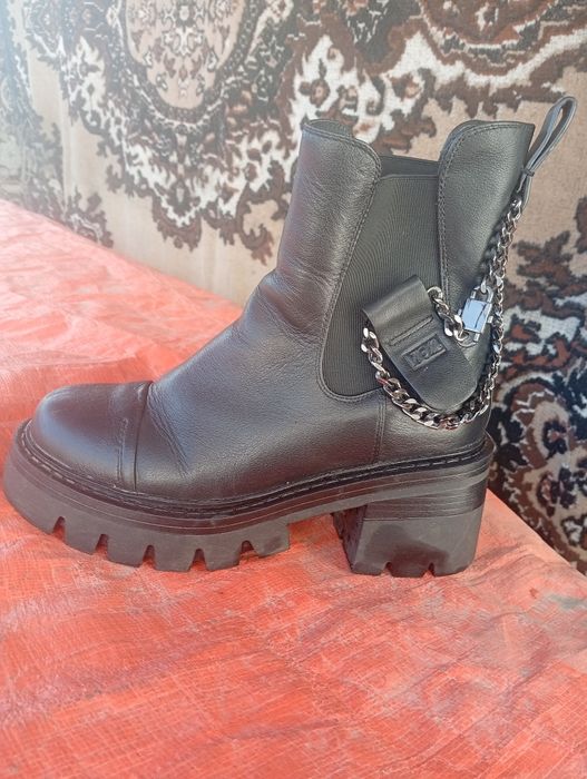 Ботинки для модниц 37