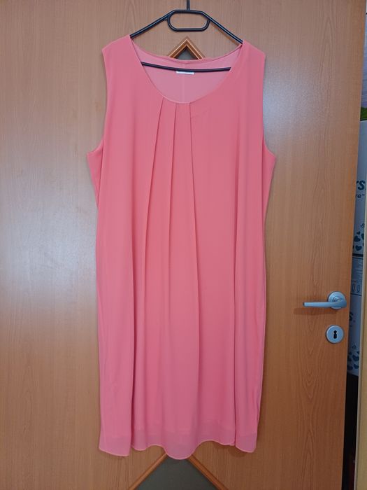 Vand rochie de femei, XL, în stare impecabilă!