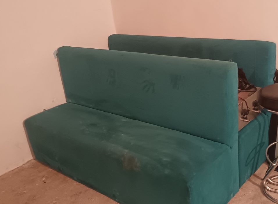 Продам стол и диван
