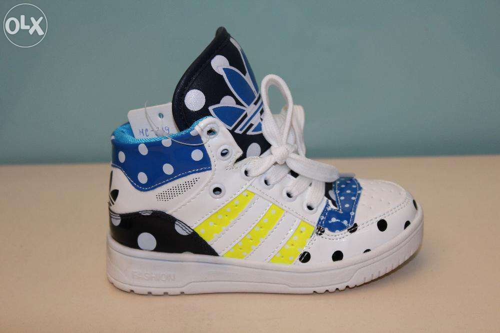 Детские кроссовки