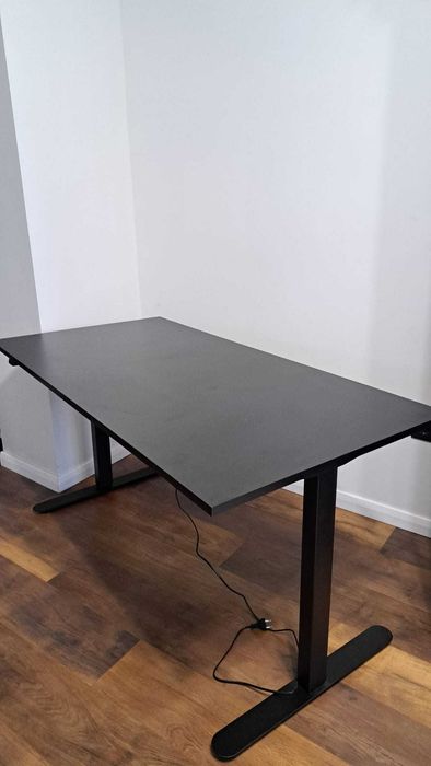 Birou reglabil electric SVANEKE 140x70 cm, negru