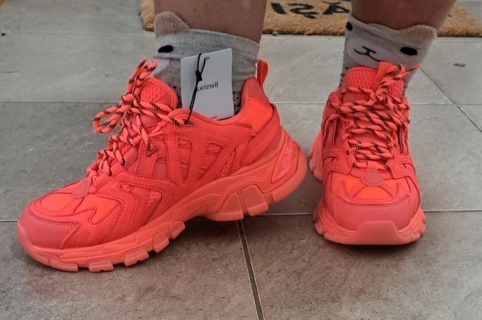 Sneakers, adidasi Bershka