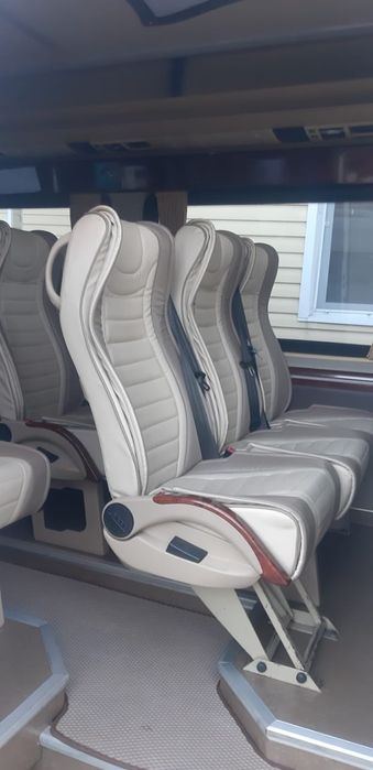 Продам бус Крафтер 18 местный