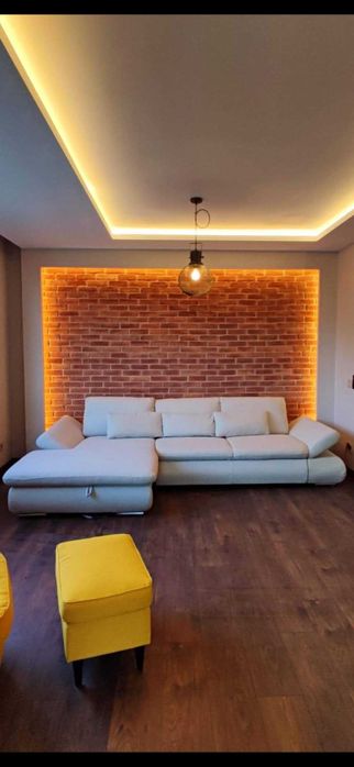 Разтегателен ъглов диван