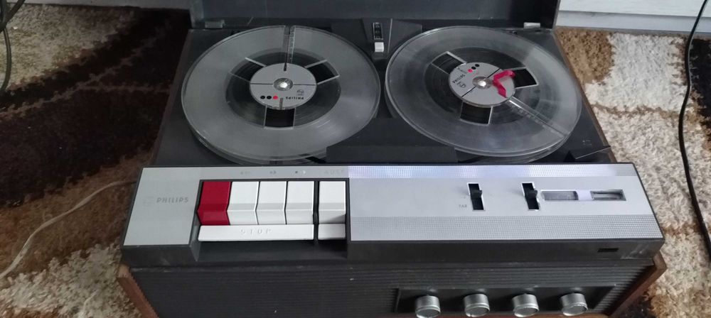 Vând 3 magnetofon Philips și Grundig. Pentru restaurare
