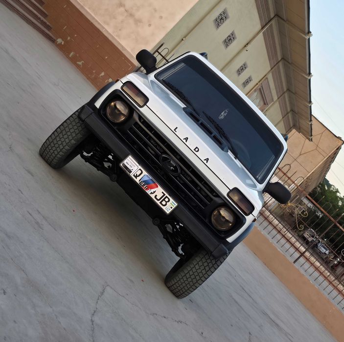 Niva 2131 Sotiladi 5 Eshikli