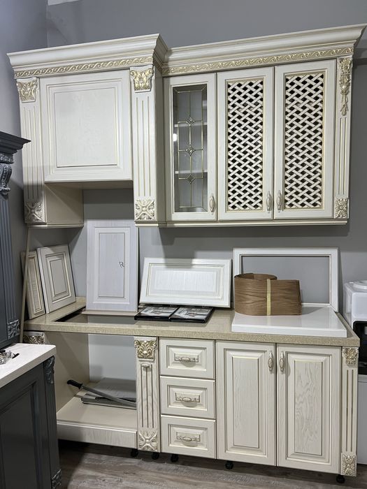 кухонный гарнитур сотилади из шпона размер 2000/2300