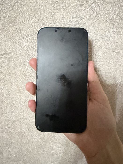 Продам Айфон 13