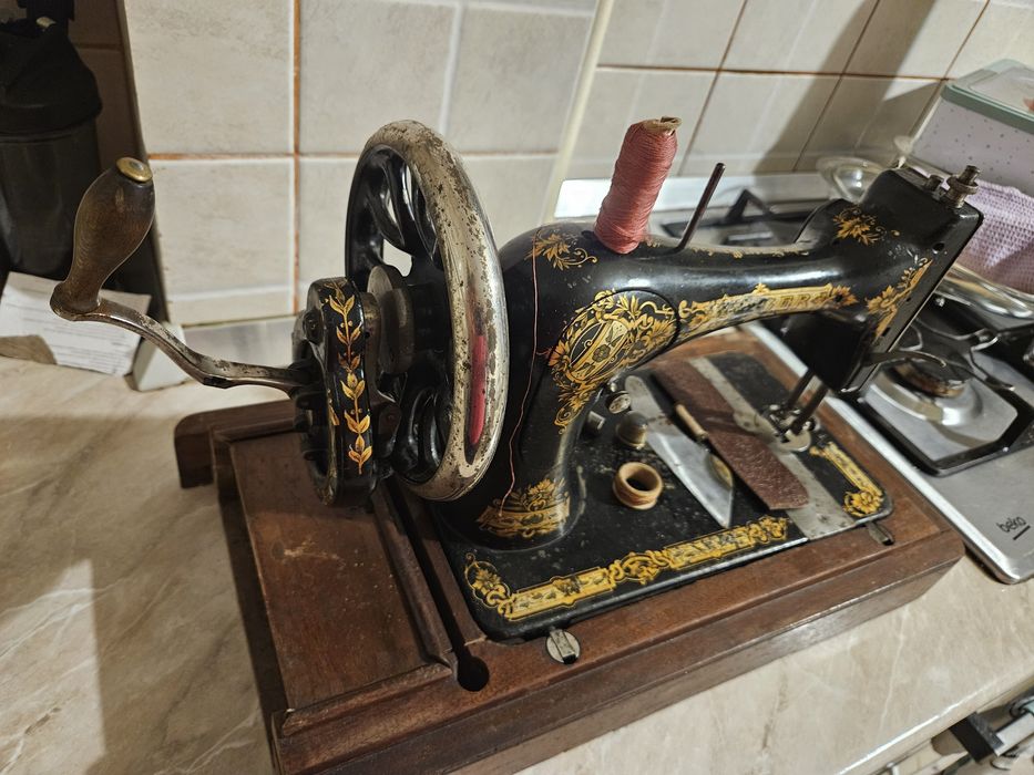 Vănd mașină de cusut veche din 1904