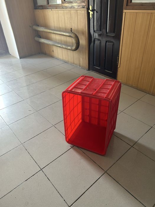 Ящик из плотного пластика