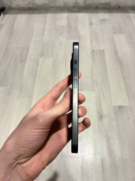 Продам Iphone 15 про