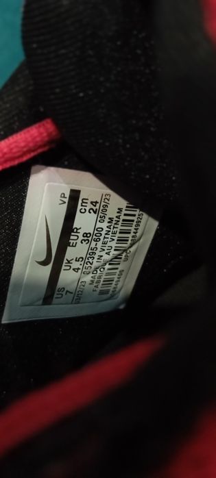 Продам баскетбольные кроссовки kyrie 3