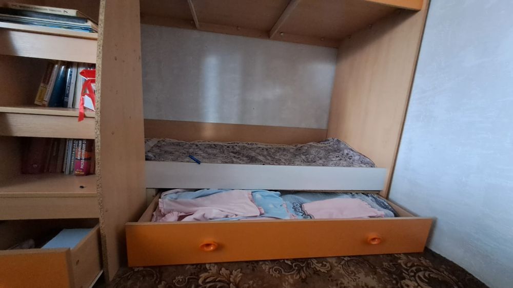 Детская двухярусная кровать