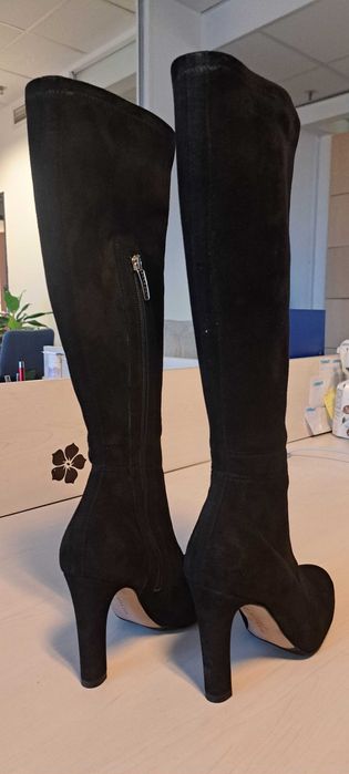 Cizme negre  piele intoarsa marime 38