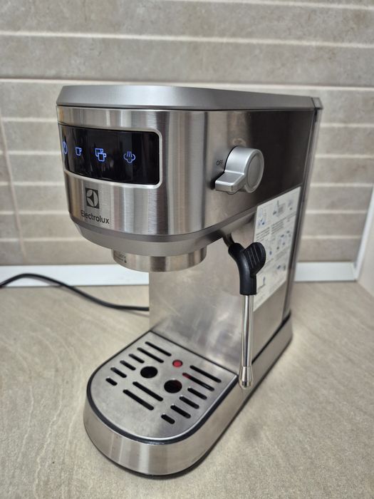 Espressor ELECTROLUX Explore 6 E6EC1-6ST