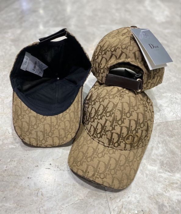 Шапка dior.