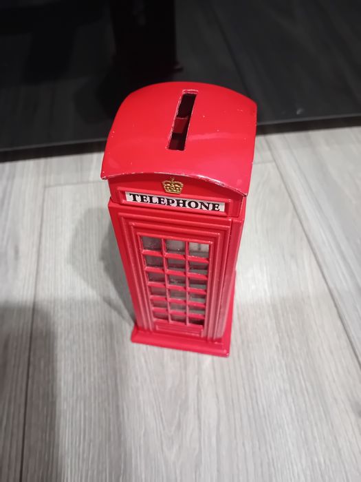 Pusculita cabina telefon UK