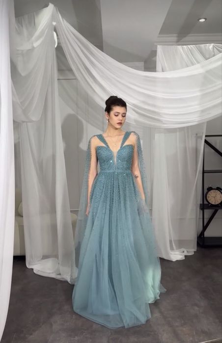 Продаю платье вечерняя.