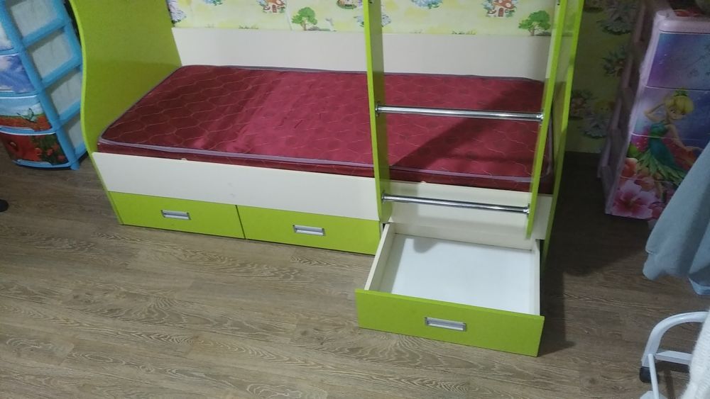 Кровать матрасы  шкаф