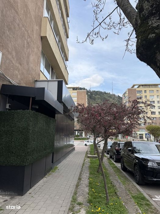 Ultracentral: Spațiu comercial parter, vitrină, parcare