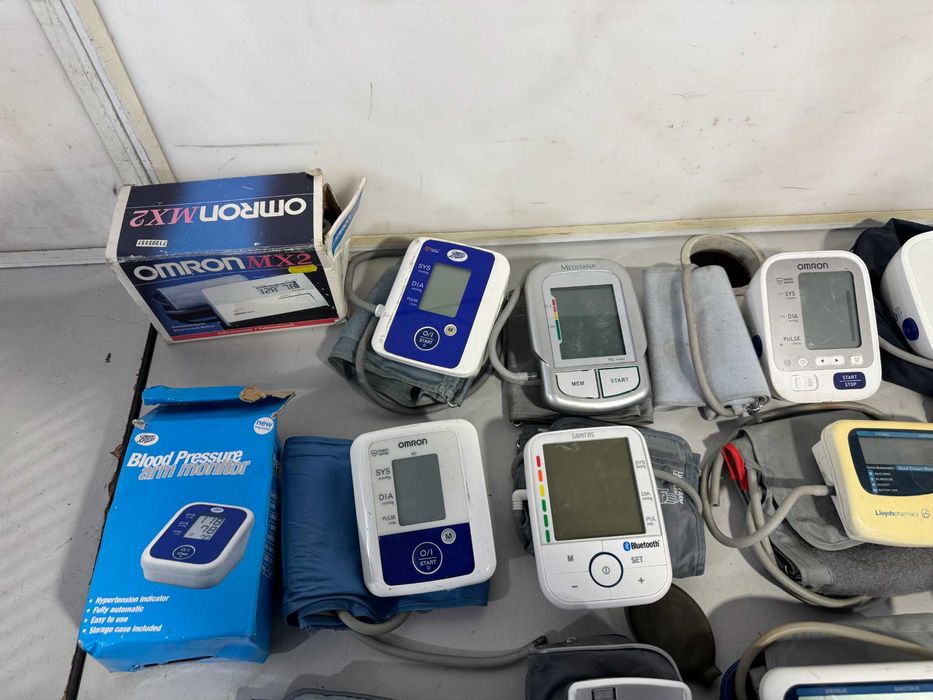 Апарат за кръвно - 17 броя (НЕ РАБОТЕЩИ)