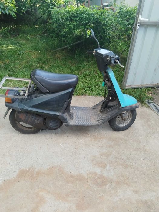 Продавам скутер ямаха три