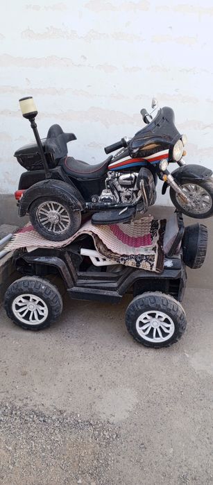 Bolalar mashinasi matorli