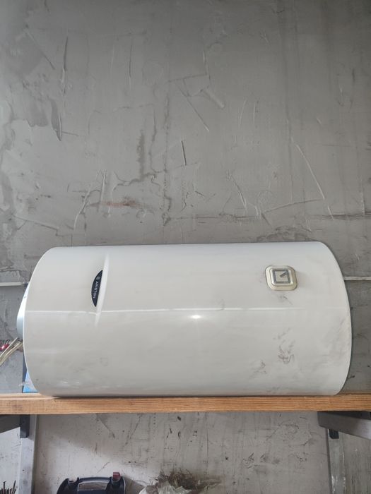 Бойлер для воды Ariston pro 1 R100