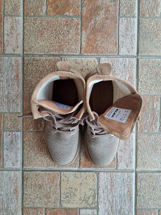 Бежови дамски боти размер 37