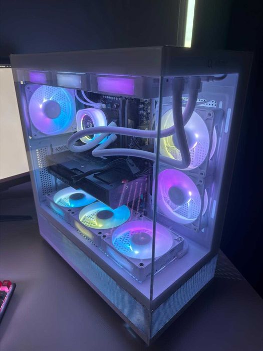 PC Gaming - Ryzen 7 7800X3D, RTX 4070, 32 GB RAM 6400 Mhz, 2TB SSD