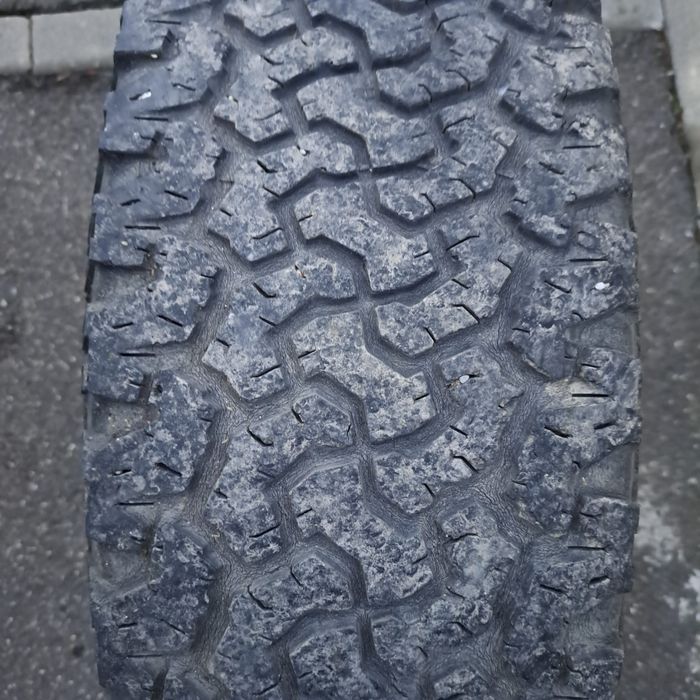 Vand cauciucuri cu jante