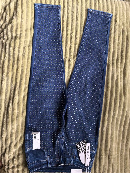 Дамски дънки с камъни