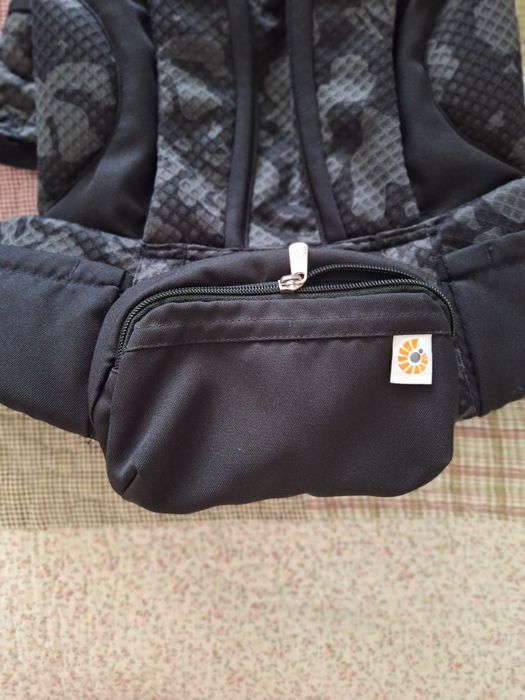 Marsupiu Ergobaby Omni Breeze Onyx