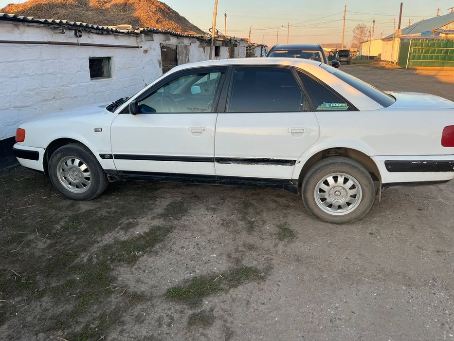 Продам Ауди 100, недорого.