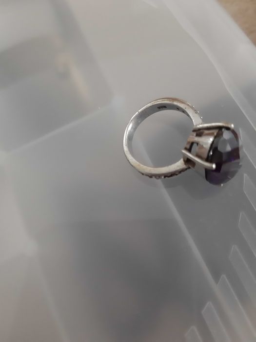 Продам кольцо серебрянное