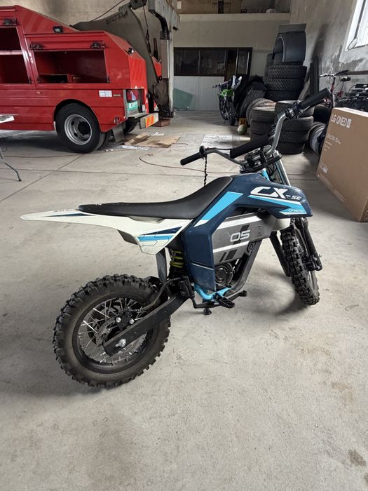 Електрически мотоциклет CF MOTO CX-5E