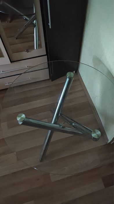 Круглый кухонный стол