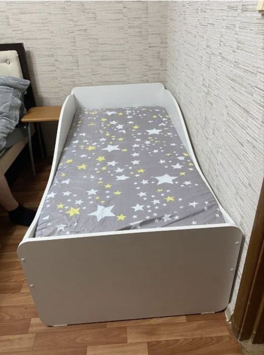 Кровать детскаяя