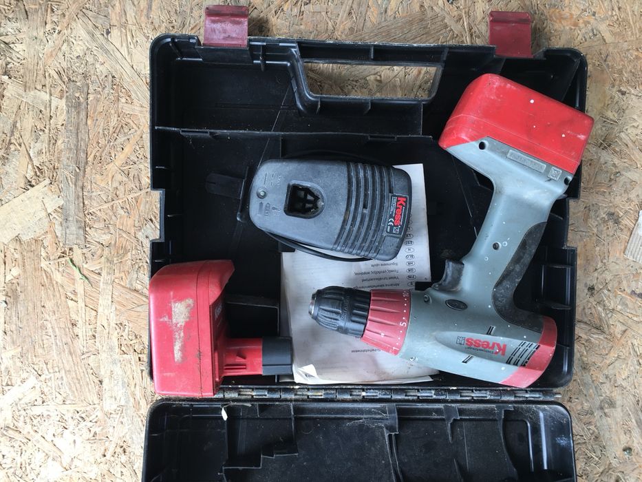 Masina de gaurit cu acumulatori