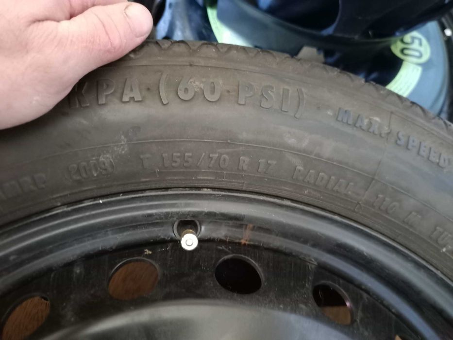 Патерици в комплект с останалите аксесоари за Мерцедес