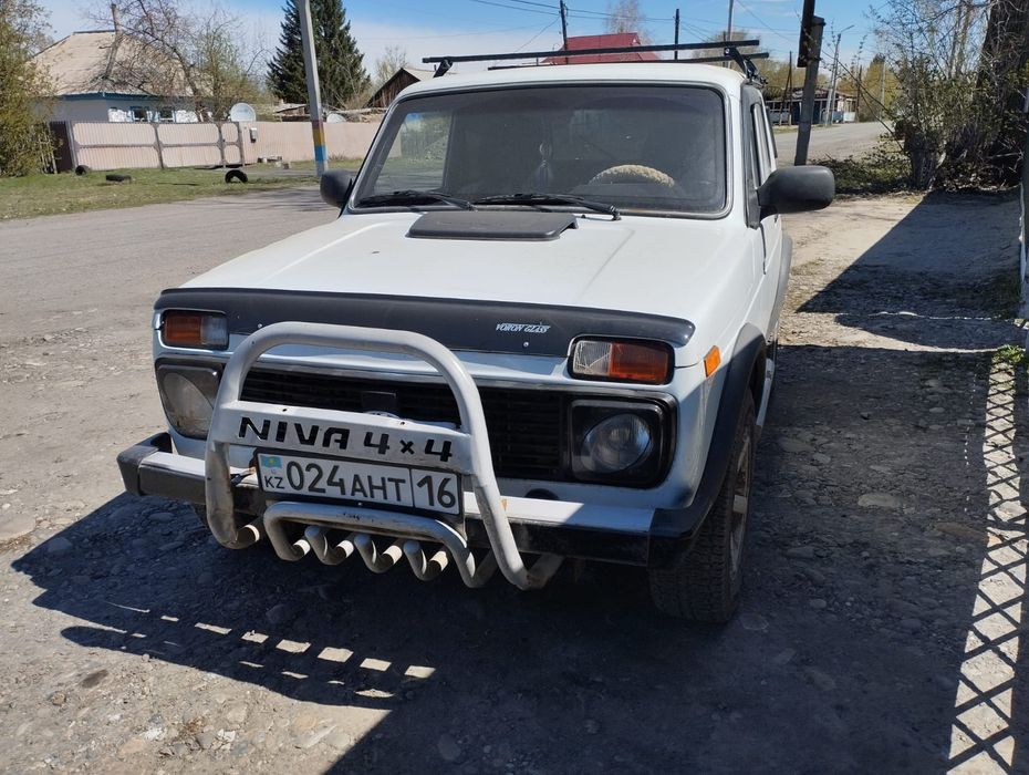 Нива с прицепом 21213