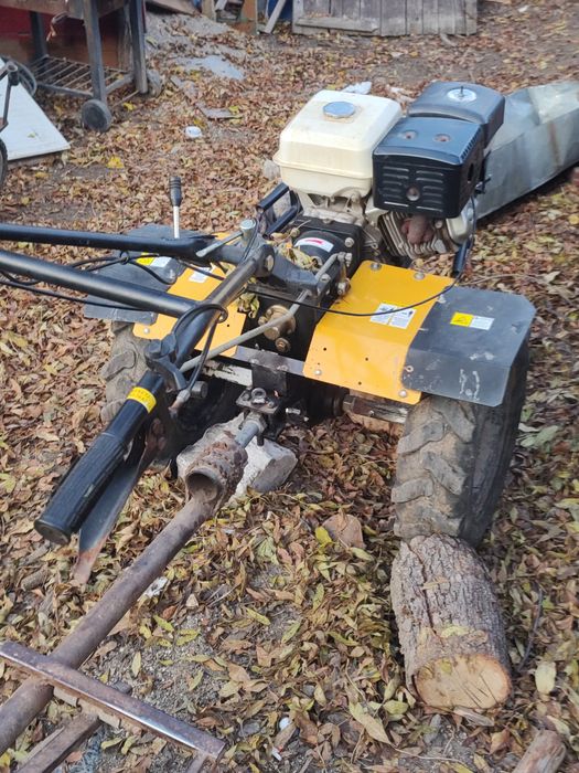 Motocultor  13 kai este încă în garanție schimb cu unul mai Mare diese