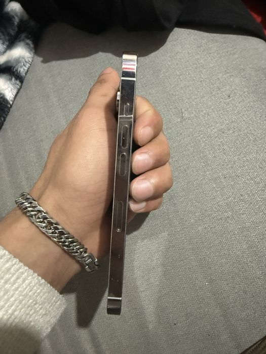 Iphone 14 pro  1 yil kafolat