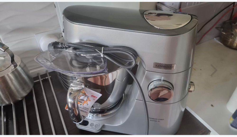 Кухонная машина Kenwood KVL85.004SI – мощный планетарный миксер