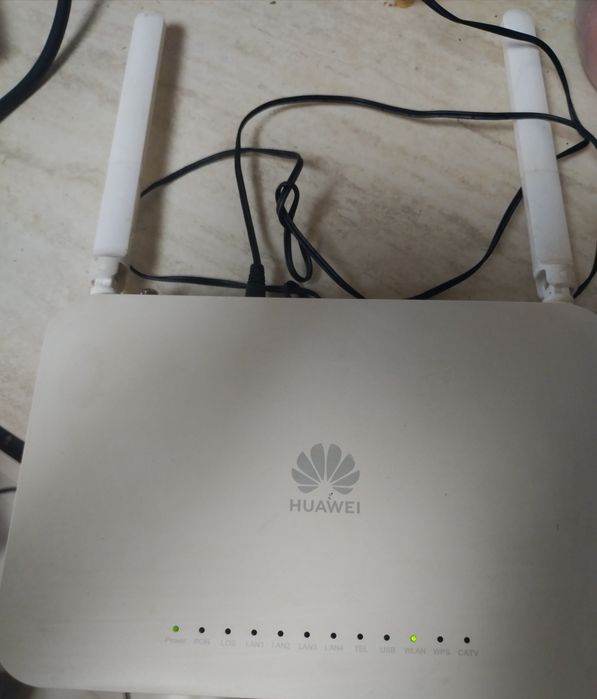 Router Huawei optixstar  HG8147X6