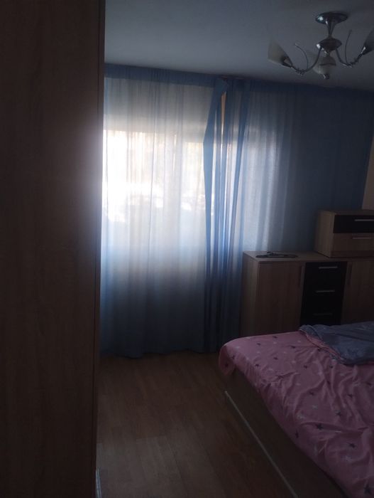 Închiriez apartament