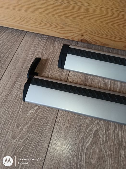 Продавам напречни греди Thule WingBar 140 см +  захвати Thule Rapid System 757 – за всички автомобили с отворени (просветни) надлъжни рейки